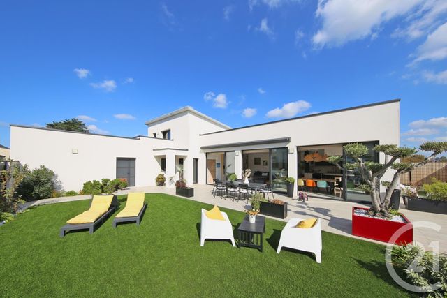 maison à vendre - 4 pièces - 183.0 m2 - AGON COUTAINVILLE - 50 - BASSE-NORMANDIE - Century 21 Royer Immo