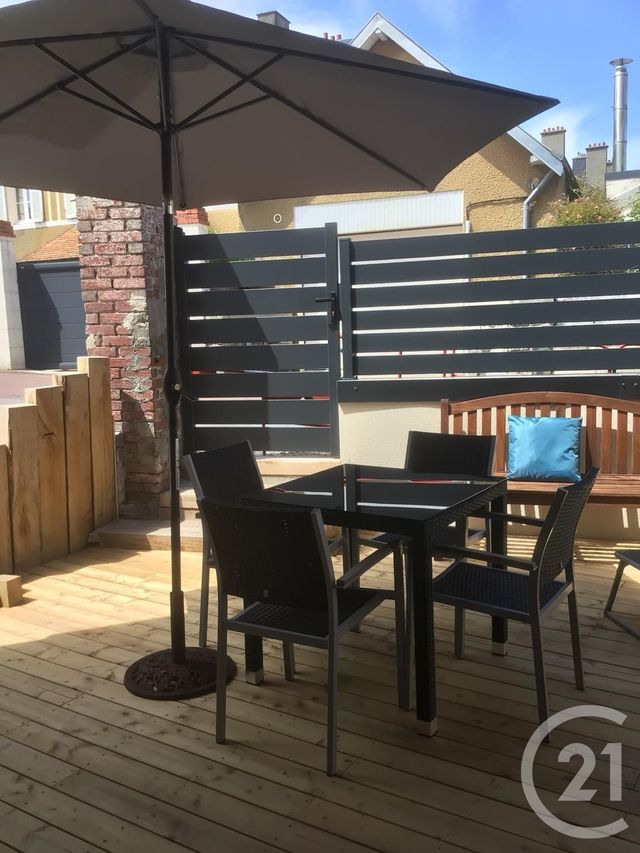 maison à louer - 3 pièces - 74.58 m2 - AGON COUTAINVILLE - 50 - BASSE-NORMANDIE - Century 21 Royer Immo