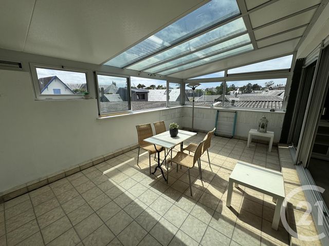 Afficher la photo en grand Appartement F3 à vendre - 3 pièces - 79.0 m2 - AGON COUTAINVILLE - 50 - BASSE-NORMANDIE - Century 21 Royer Immo