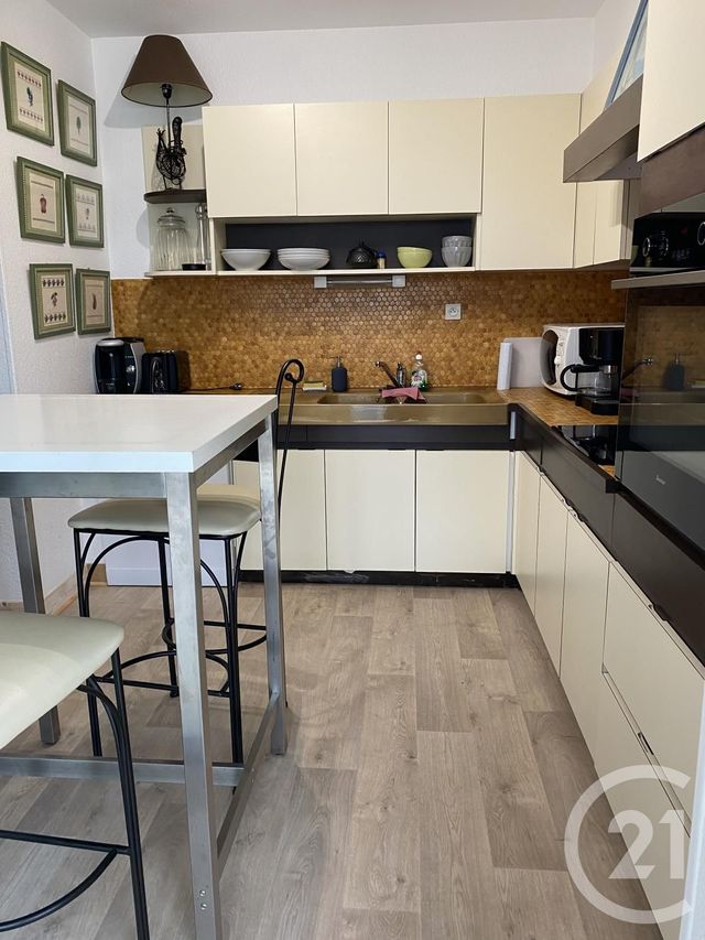 Afficher la photo en grand Appartement F3 à vendre - 3 pièces - 79.0 m2 - AGON COUTAINVILLE - 50 - BASSE-NORMANDIE - Century 21 Royer Immo