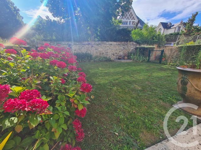 Appartement F4 à vendre - 5 pièces - 105.84 m2 - AGON COUTAINVILLE - 50 - BASSE-NORMANDIE - Century 21 Royer Immo