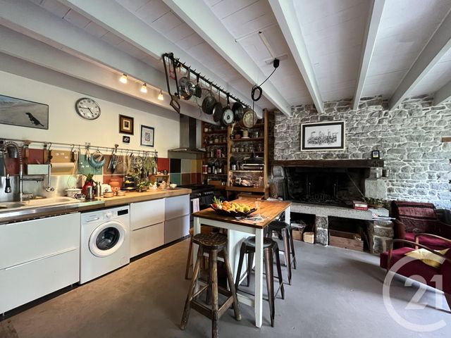 maison à vendre - 7 pièces - 170.2 m2 - MONTMARTIN SUR MER - 50 - BASSE-NORMANDIE - Century 21 Royer Immo