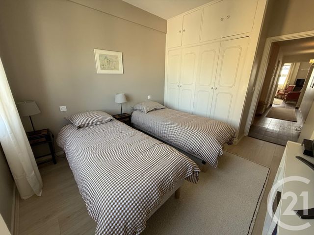 Appartement F3 à vendre - 3 pièces - 70.0 m2 - AGON COUTAINVILLE - 50 - BASSE-NORMANDIE - Century 21 Royer Immo