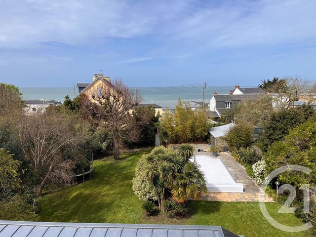 maison à vendre - 7 pièces - 196.0 m2 - DONVILLE LES BAINS - 50 - BASSE-NORMANDIE - Century 21 Royer Immo