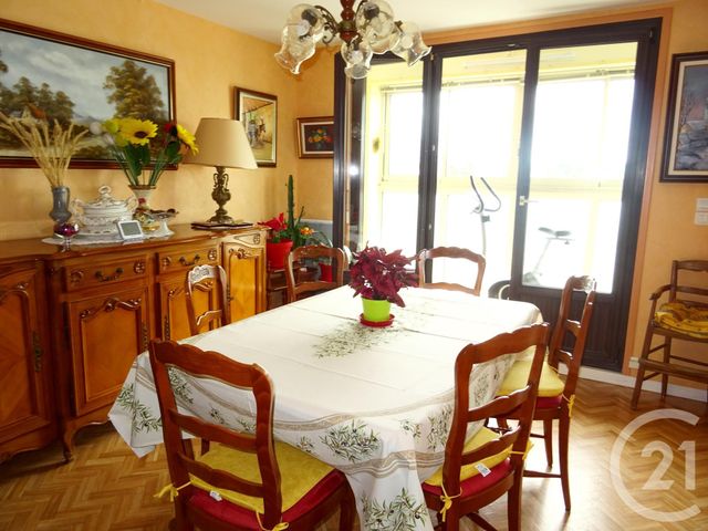 Afficher la photo en grand Appartement F4 à vendre - 4 pièces - 88.67 m2 - GRANVILLE - 50 - BASSE-NORMANDIE - Century 21 Royer Immo