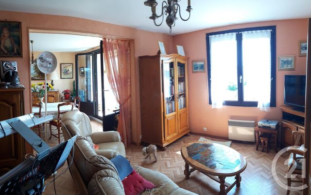 Afficher la photo en grand Appartement F4 à vendre - 4 pièces - 88.67 m2 - GRANVILLE - 50 - BASSE-NORMANDIE - Century 21 Royer Immo
