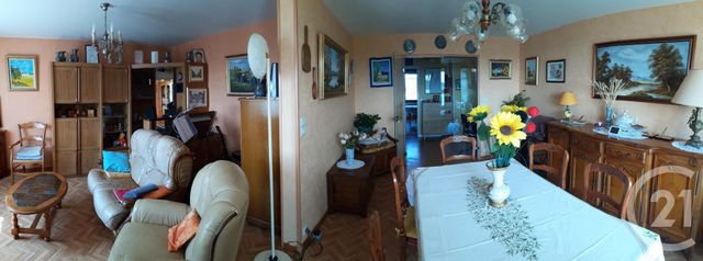 Afficher la photo en grand Appartement F4 à vendre - 4 pièces - 88.67 m2 - GRANVILLE - 50 - BASSE-NORMANDIE - Century 21 Royer Immo