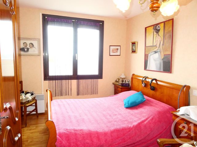 Afficher la photo en grand Appartement F4 à vendre - 4 pièces - 88.67 m2 - GRANVILLE - 50 - BASSE-NORMANDIE - Century 21 Royer Immo
