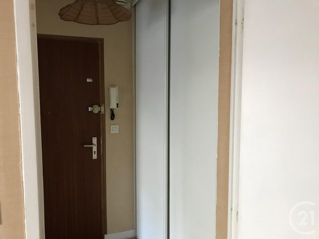 Afficher la photo en grand Appartement F2 à vendre - 3 pièces - 60.09 m2 - GRANVILLE - 50 - BASSE-NORMANDIE - Century 21 Royer Immo