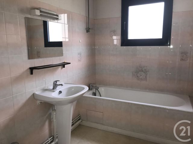Afficher la photo en grand Appartement F2 à vendre - 3 pièces - 60.09 m2 - GRANVILLE - 50 - BASSE-NORMANDIE - Century 21 Royer Immo