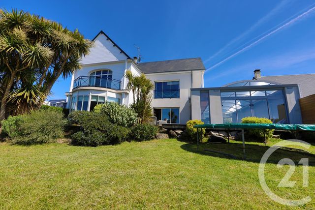 maison à vendre - 8 pièces - 322.28 m2 - DONVILLE LES BAINS - 50 - BASSE-NORMANDIE - Century 21 Royer Immo maison à vendre - 8 pièces - 322.28 m2 - DONVILLE LES BAINS - 50 - BASSE-NORMANDIE - Century 21 Royer Immo