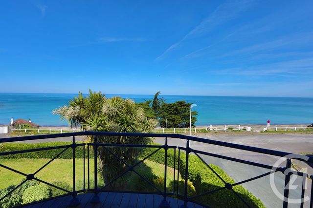 maison à vendre - 8 pièces - 322.28 m2 - DONVILLE LES BAINS - 50 - BASSE-NORMANDIE - Century 21 Royer Immo maison à vendre - 8 pièces - 322.28 m2 - DONVILLE LES BAINS - 50 - BASSE-NORMANDIE - Century 21 Royer Immo