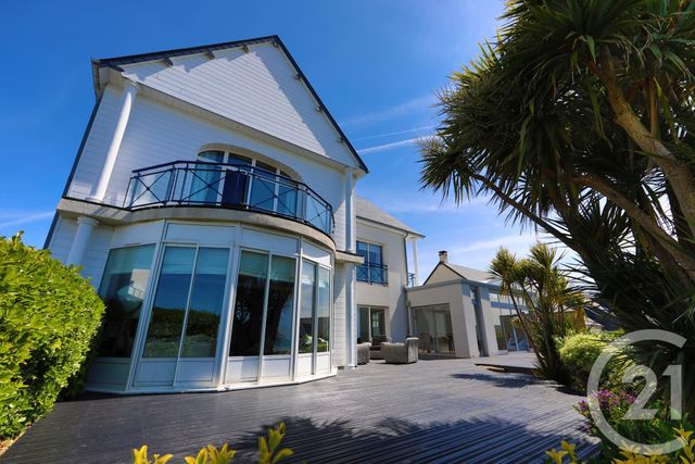 maison à vendre - 8 pièces - 322.28 m2 - DONVILLE LES BAINS - 50 - BASSE-NORMANDIE - Century 21 Royer Immo maison à vendre - 8 pièces - 322.28 m2 - DONVILLE LES BAINS - 50 - BASSE-NORMANDIE - Century 21 Royer Immo