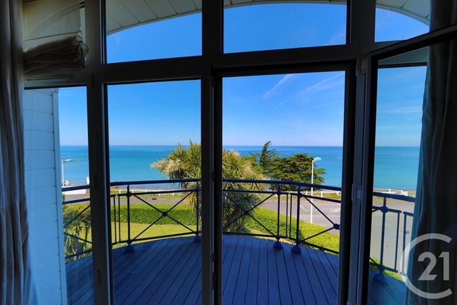 maison à vendre - 8 pièces - 322.28 m2 - DONVILLE LES BAINS - 50 - BASSE-NORMANDIE - Century 21 Royer Immo maison à vendre - 8 pièces - 322.28 m2 - DONVILLE LES BAINS - 50 - BASSE-NORMANDIE - Century 21 Royer Immo