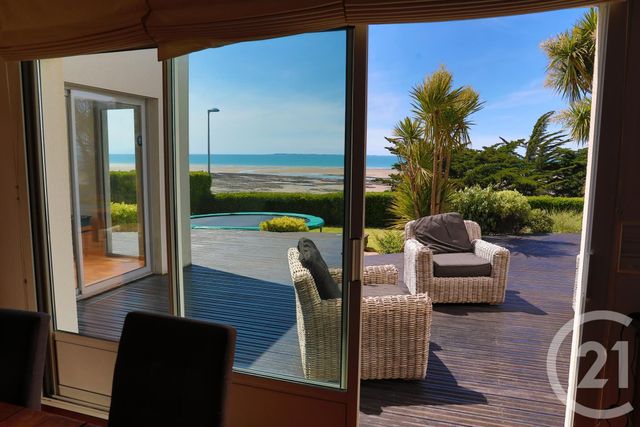 maison à vendre - 8 pièces - 322.28 m2 - DONVILLE LES BAINS - 50 - BASSE-NORMANDIE - Century 21 Royer Immo maison à vendre - 8 pièces - 322.28 m2 - DONVILLE LES BAINS - 50 - BASSE-NORMANDIE - Century 21 Royer Immo