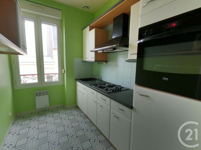 Appartement F4 à vendre - 4 pièces - 78.4 m2 - GRANVILLE - 50 - BASSE-NORMANDIE - Century 21 Royer Immo Appartement F4 à vendre - 4 pièces - 78.4 m2 - GRANVILLE - 50 - BASSE-NORMANDIE - Century 21 Royer Immo