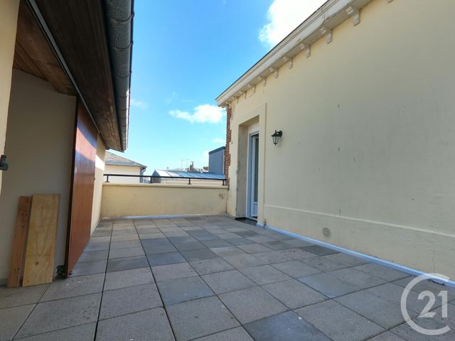 Appartement F4 à vendre - 4 pièces - 78.4 m2 - GRANVILLE - 50 - BASSE-NORMANDIE - Century 21 Royer Immo Appartement F4 à vendre - 4 pièces - 78.4 m2 - GRANVILLE - 50 - BASSE-NORMANDIE - Century 21 Royer Immo