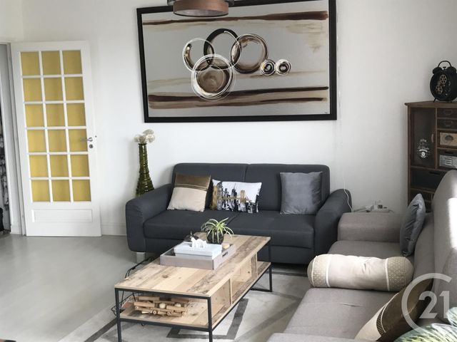 Appartement F4 à vendre - 4 pièces - 64.53 m2 - GRANVILLE - 50 - BASSE-NORMANDIE - Century 21 Royer Immo Appartement F4 à vendre - 4 pièces - 64.53 m2 - GRANVILLE - 50 - BASSE-NORMANDIE - Century 21 Royer Immo