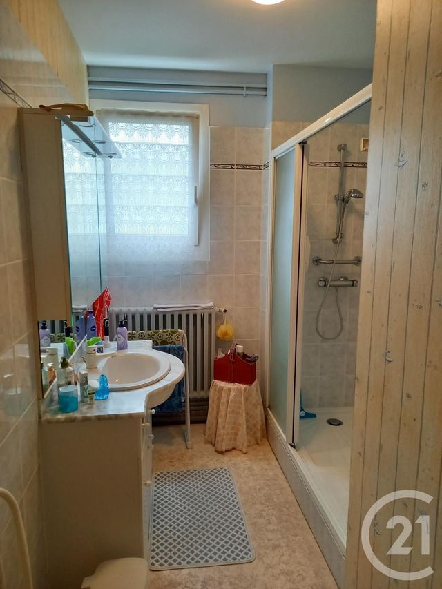 Appartement F4 à vendre - 4 pièces - 88.08 m2 - GRANVILLE - 50 - BASSE-NORMANDIE - Century 21 Royer Immo Appartement F4 à vendre - 4 pièces - 88.08 m2 - GRANVILLE - 50 - BASSE-NORMANDIE - Century 21 Royer Immo