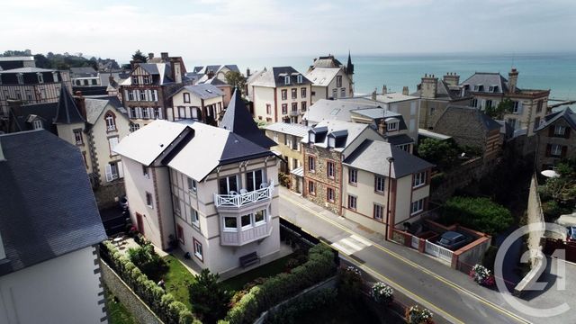 maison à vendre - 6 pièces - 214.0 m2 - GRANVILLE - 50 - BASSE-NORMANDIE - Century 21 Royer Immo maison à vendre - 6 pièces - 214.0 m2 - GRANVILLE - 50 - BASSE-NORMANDIE - Century 21 Royer Immo