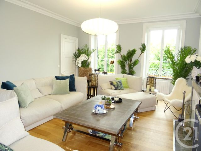 Afficher la photo en grand Appartement F7 à vendre - 7 pièces - 206.21 m2 - GRANVILLE - 50 - BASSE-NORMANDIE - Century 21 Royer Immo