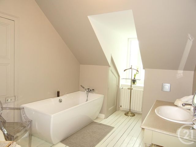 Afficher la photo en grand Appartement F7 à vendre - 7 pièces - 206.21 m2 - GRANVILLE - 50 - BASSE-NORMANDIE - Century 21 Royer Immo