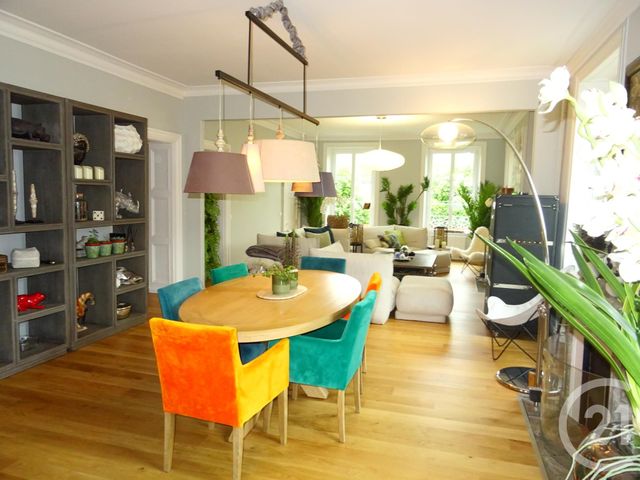 Afficher la photo en grand Appartement F7 à vendre - 7 pièces - 206.21 m2 - GRANVILLE - 50 - BASSE-NORMANDIE - Century 21 Royer Immo