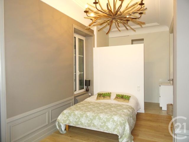 Afficher la photo en grand Appartement F6 à vendre - 6 pièces - 155.76 m2 - GRANVILLE - 50 - BASSE-NORMANDIE - Century 21 Royer Immo