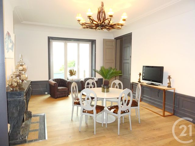 Afficher la photo en grand Appartement F6 à vendre - 6 pièces - 155.76 m2 - GRANVILLE - 50 - BASSE-NORMANDIE - Century 21 Royer Immo