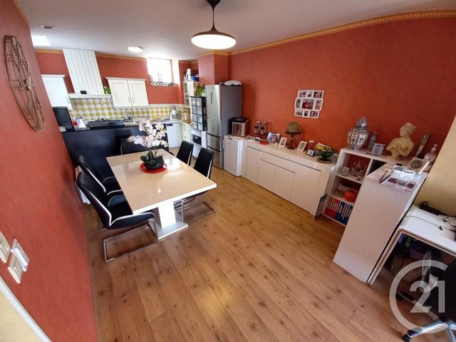 Afficher la photo en grand Appartement F3 à vendre - 3 pièces - 87.79 m2 - GRANVILLE - 50 - BASSE-NORMANDIE - Century 21 Royer Immo