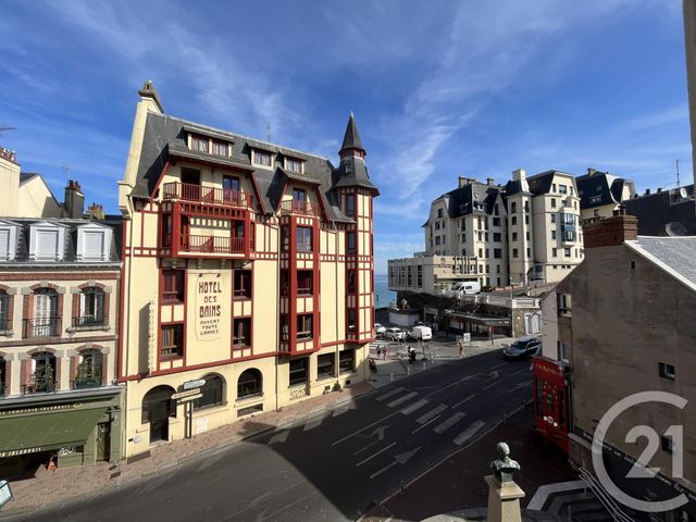 Appartement T4 à louer - 4 pièces - 69.33 m2 - GRANVILLE - 50 - BASSE-NORMANDIE - Century 21 Royer Immo