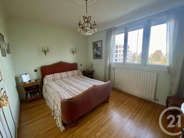 Afficher la photo en grand maison à vendre - 5 pièces - 126.7 m2 - DONVILLE LES BAINS - 50 - BASSE-NORMANDIE - Century 21 Royer Immo