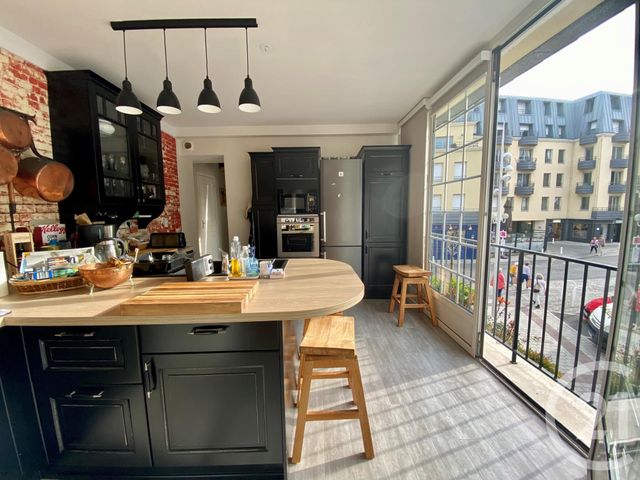 Afficher la photo en grand Appartement F6 à vendre - 6 pièces - 140.96 m2 - GRANVILLE - 50 - BASSE-NORMANDIE - Century 21 Royer Immo