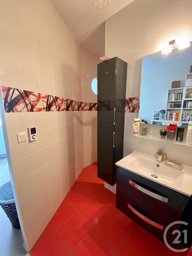 Afficher la photo en grand Appartement F6 à vendre - 6 pièces - 140.96 m2 - GRANVILLE - 50 - BASSE-NORMANDIE - Century 21 Royer Immo
