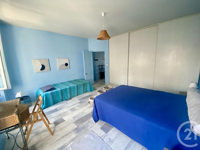 Afficher la photo en grand Appartement F3 à vendre - 3 pièces - 62.79 m2 - GRANVILLE - 50 - BASSE-NORMANDIE - Century 21 Royer Immo