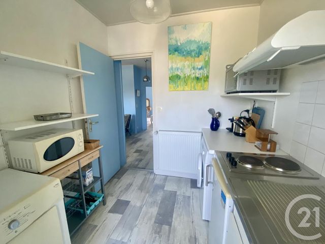 Afficher la photo en grand Appartement F3 à vendre - 3 pièces - 62.79 m2 - GRANVILLE - 50 - BASSE-NORMANDIE - Century 21 Royer Immo