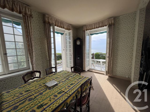 maison à vendre - 8 pièces - 145.0 m2 - JULLOUVILLE - 50 - BASSE-NORMANDIE - Century 21 Royer Immo