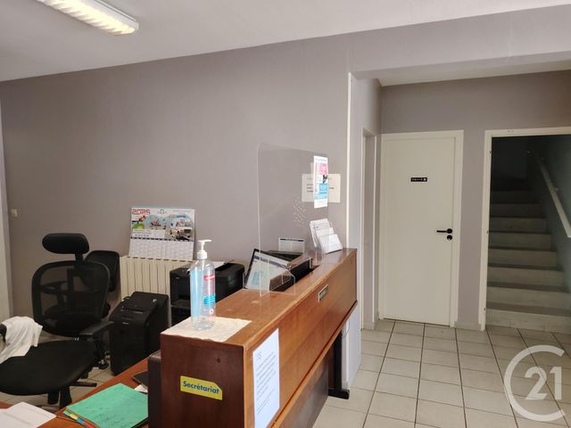 Afficher la photo en grand commerce à vendre - 450.0 m2 - BREHAL - 50 - BASSE-NORMANDIE - Century 21 Royer Immo