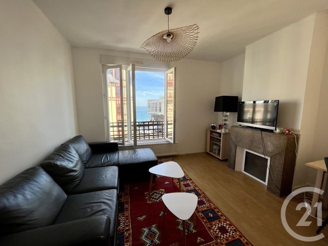 Appartement T4 à louer - 4 pièces - 69.33 m2 - GRANVILLE - 50 - BASSE-NORMANDIE - Century 21 Royer Immo