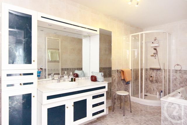 maison à vendre - 6 pièces - 142.0 m2 - JULLOUVILLE - 50 - BASSE-NORMANDIE - Century 21 Royer Immo