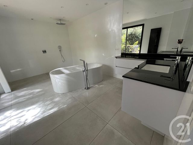 maison à vendre - 5 pièces - 225.0 m2 - GENETS - 50 - BASSE-NORMANDIE - Century 21 Royer Immo