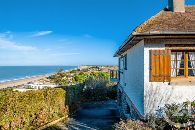 maison à vendre - 4 pièces - 88.68 m2 - DONVILLE LES BAINS - 50 - BASSE-NORMANDIE - Century 21 Royer Immo