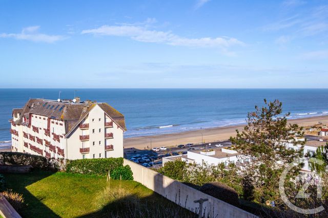 maison à vendre - 4 pièces - 88.68 m2 - DONVILLE LES BAINS - 50 - BASSE-NORMANDIE - Century 21 Royer Immo