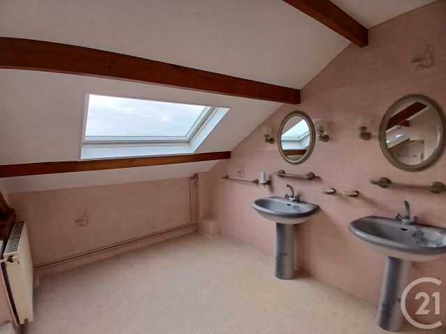 Appartement F6 à vendre - 6 pièces - 112.45 m2 - BREHAL - 50 - BASSE-NORMANDIE - Century 21 Royer Immo