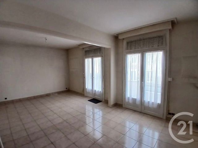 Appartement F6 à vendre - 6 pièces - 112.45 m2 - BREHAL - 50 - BASSE-NORMANDIE - Century 21 Royer Immo