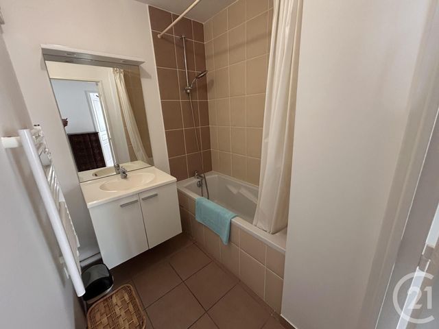 Appartement à louer - 3 pièces - 68.7 m2 - GRANVILLE - 50 - BASSE-NORMANDIE - Century 21 Royer Immo