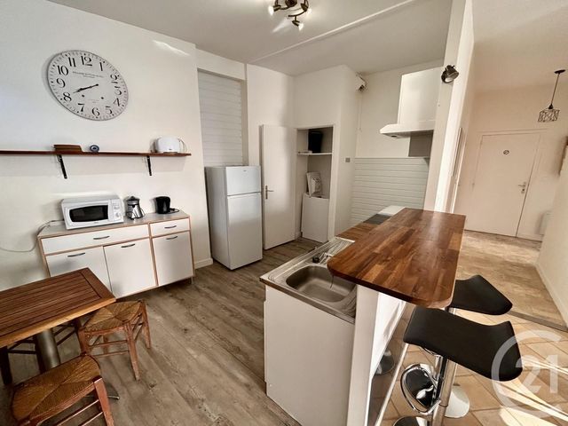 Appartement F3 à louer - 3 pièces - 60.8 m2 - GRANVILLE - 50 - BASSE-NORMANDIE - Century 21 Royer Immo