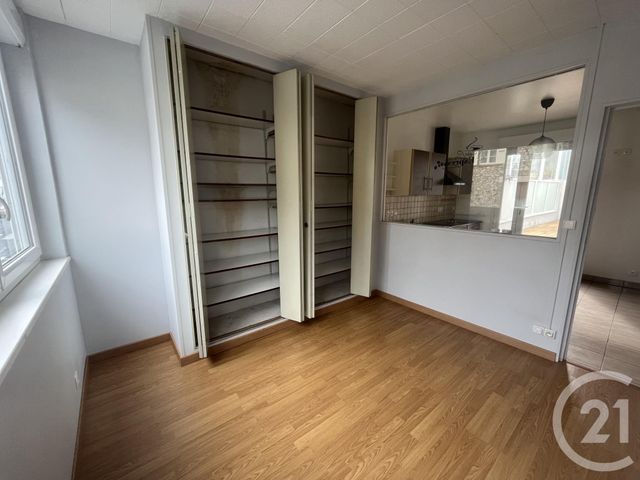 Appartement F5 à louer - 5 pièces - 121.0 m2 - GRANVILLE - 50 - BASSE-NORMANDIE - Century 21 Royer Immo