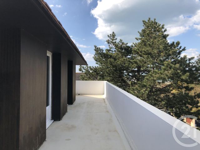 maison à vendre - 8 pièces - 225.6 m2 - DONVILLE LES BAINS - 50 - BASSE-NORMANDIE - Century 21 Royer Immo