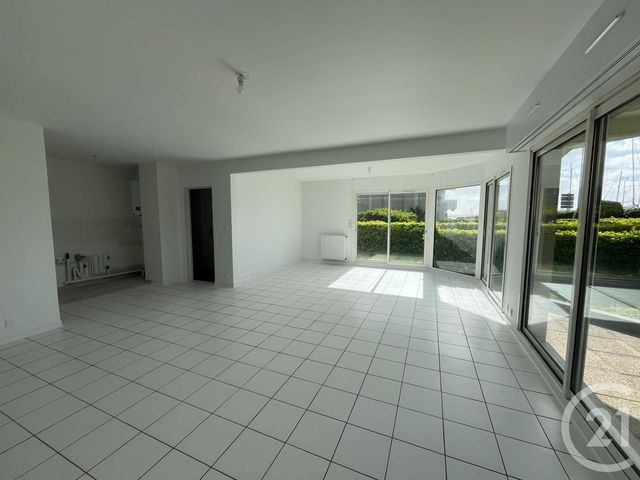 Appartement F2 à louer - 2 pièces - 70.0 m2 - GRANVILLE - 50 - BASSE-NORMANDIE - Century 21 Royer Immo